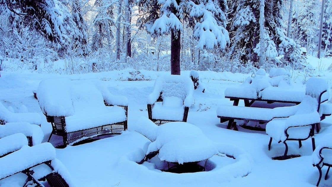 The Best Outdoor Furniture & Materials for Snow & Winter